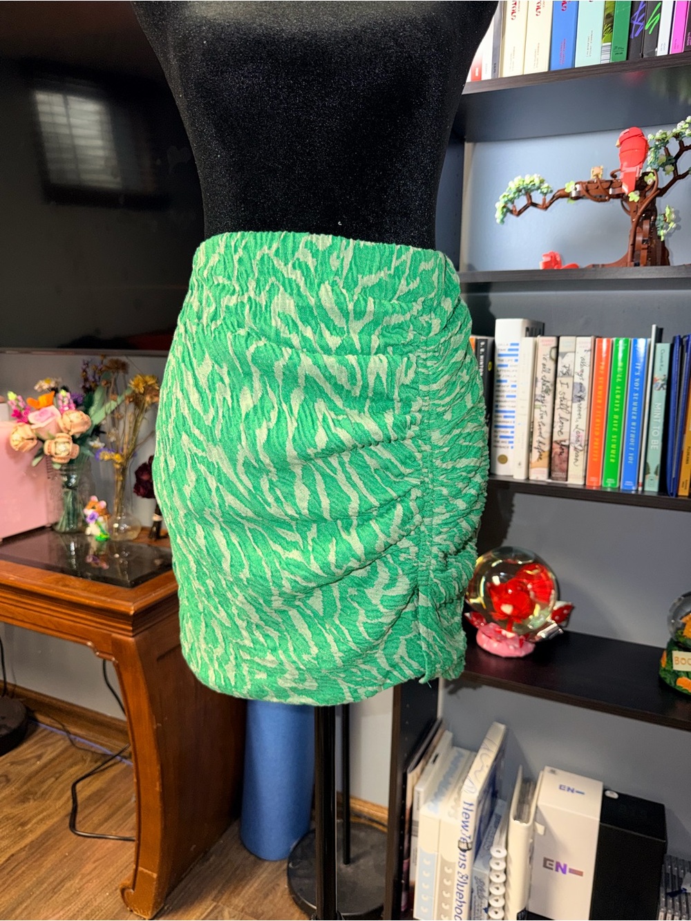 ZARA Green and White Ruched Patterned Mini Skirt